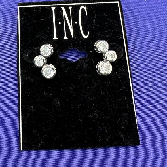 I.N.C Crystal Snowman Post Earrings Set On Original Card - Picture 6 of 11